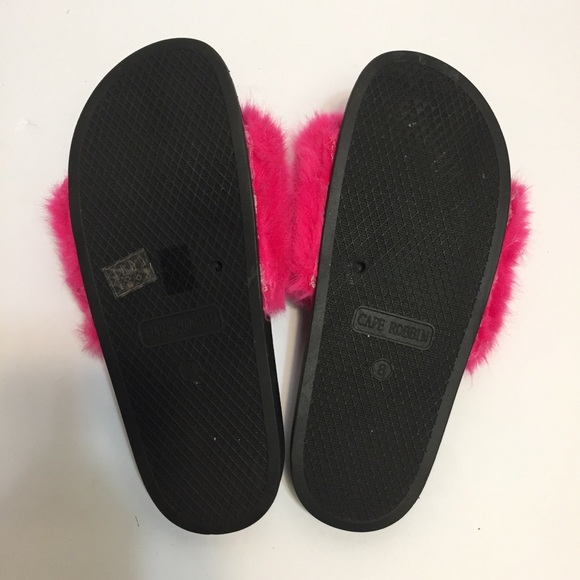 Cape Robbin Hot Pink Furry Slip On Sandals. 8 - Picture 5 of 6